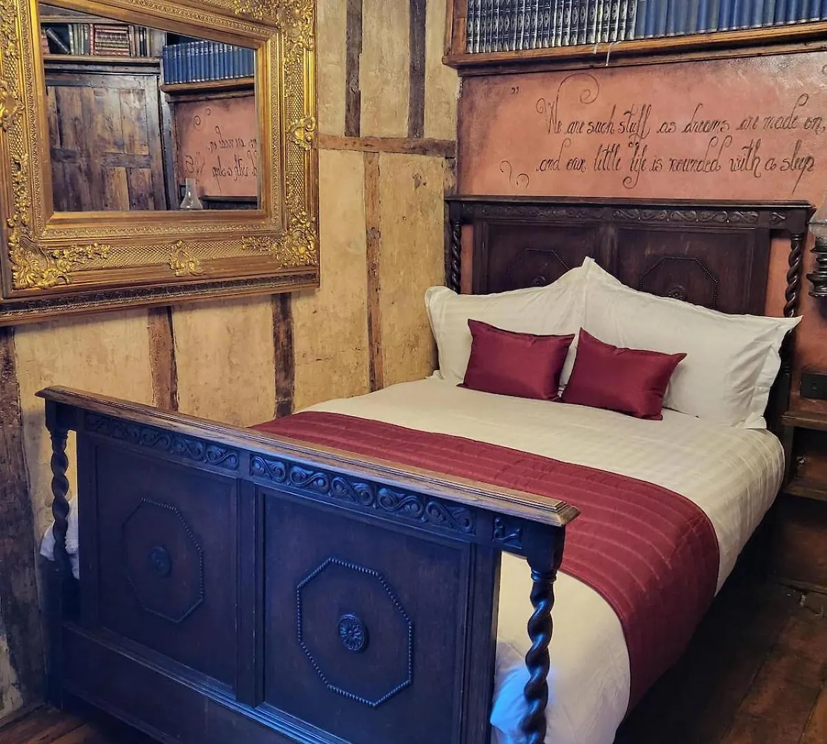 Hocus Pocus Tiny Hotel York Holiday home