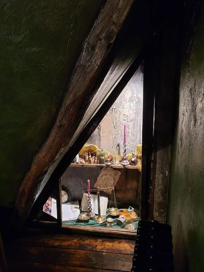 Hocus Pocus Tiny Hotel York Holiday home
